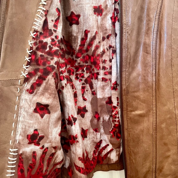 Perfect for Fall! Danier Leather jacket - Picture 5 of 6